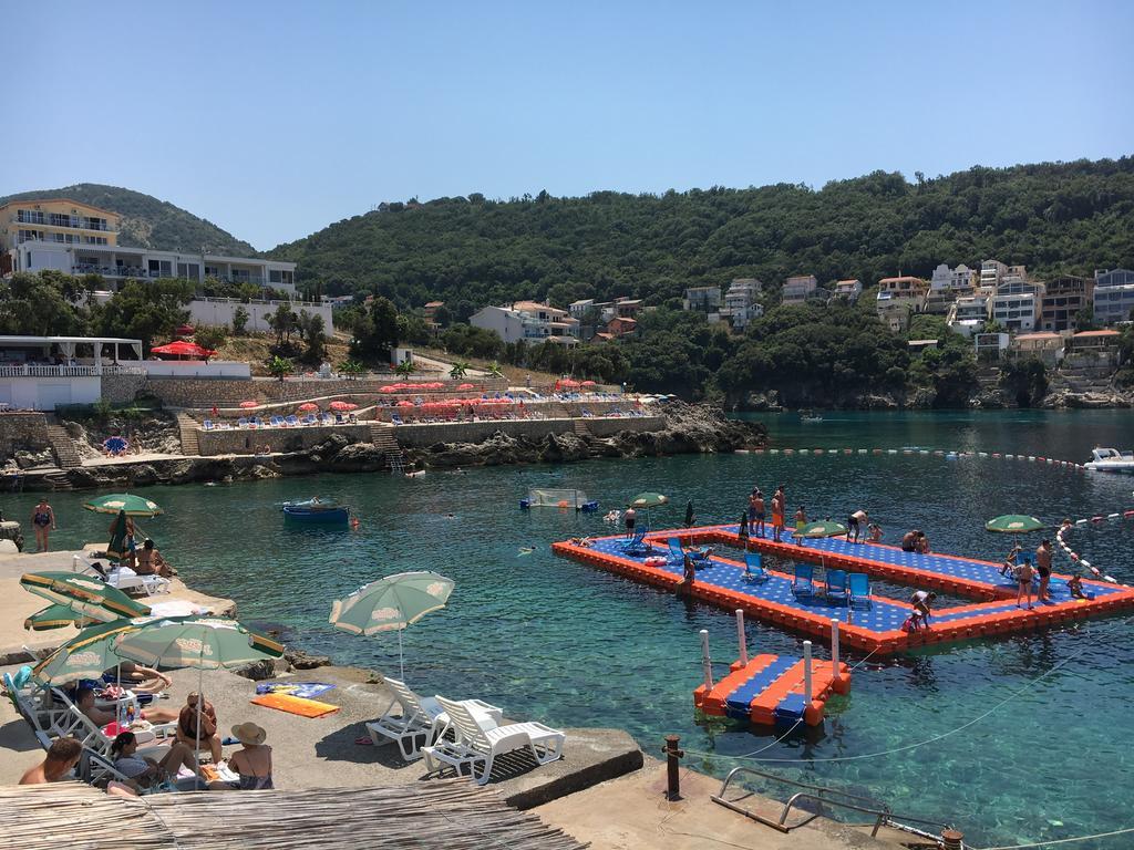 Axenia Hotel Utjeha Luaran gambar