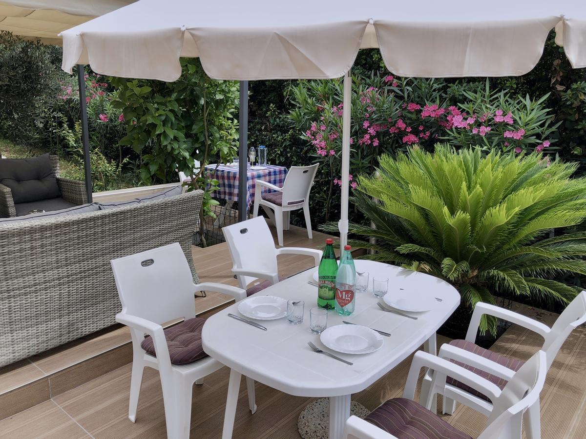 Axenia Hotel Utjeha Luaran gambar